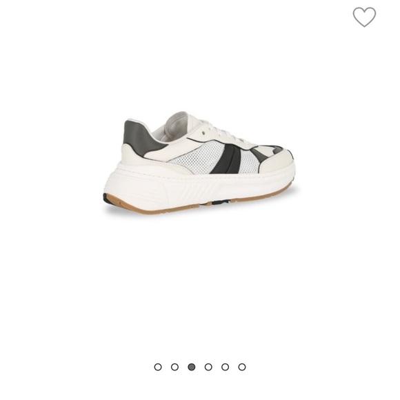 Bottega Veneta's 'Speedster' sneakers - Picture 2 of 7